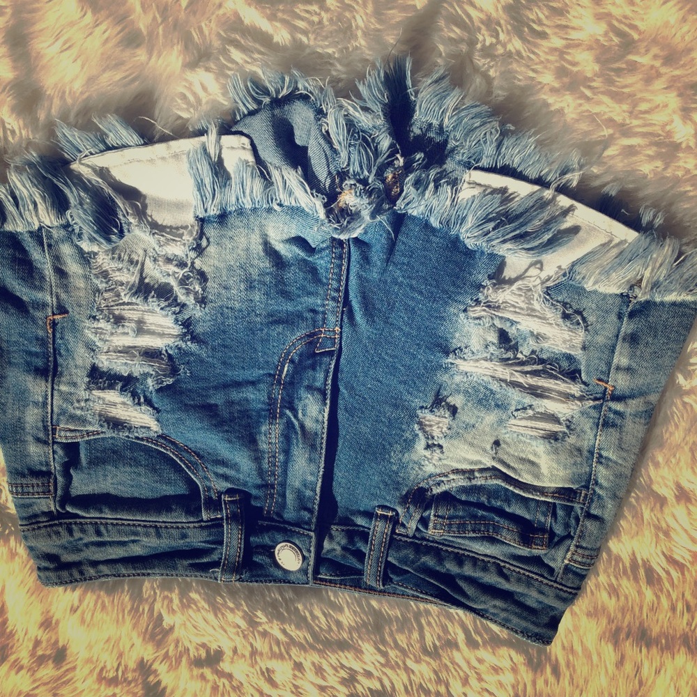 American Eagle Hi-rise shortie size 2